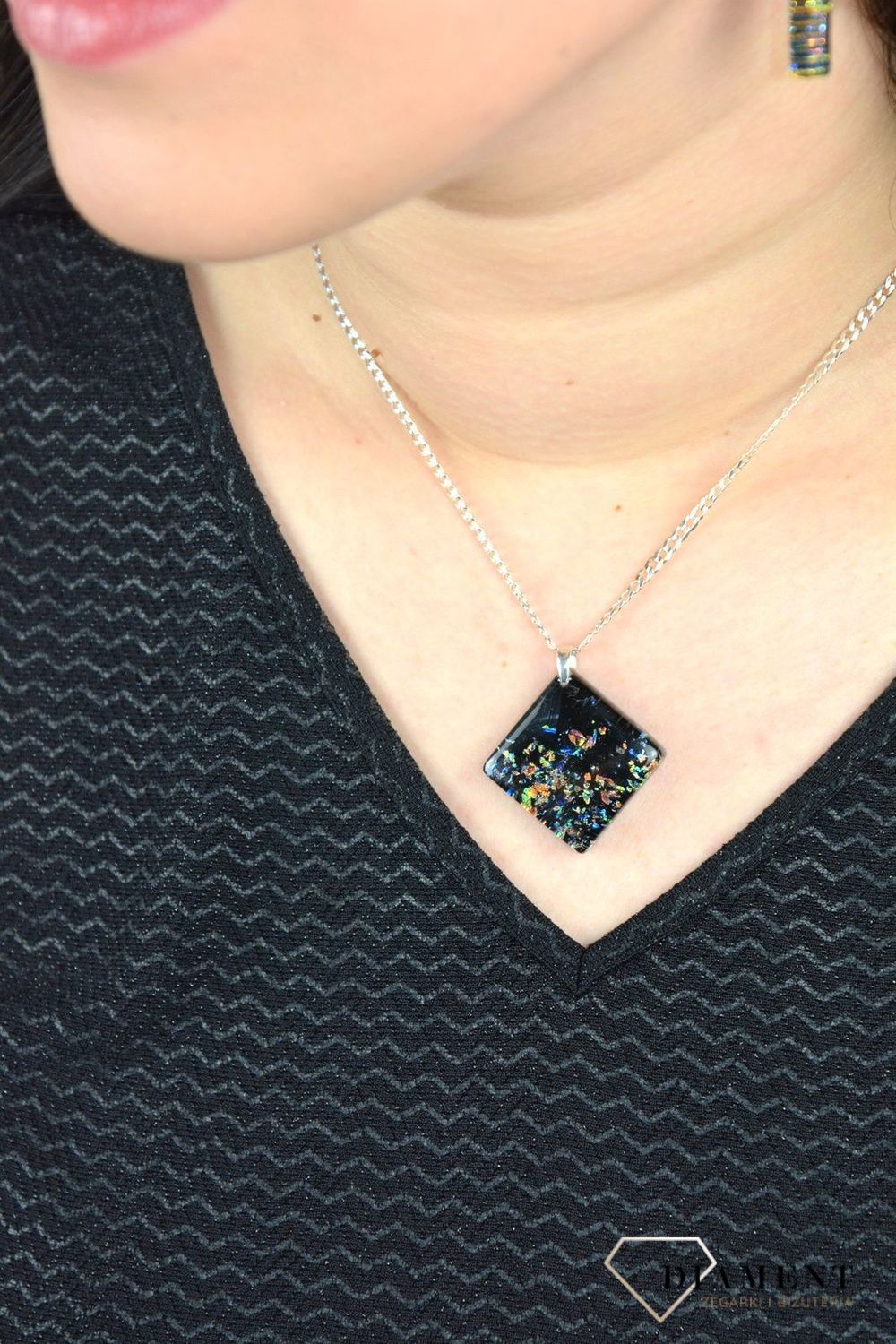 Zawieszka szkło weneckie 'Czerń z kolorowymi refleksami' Murano 50.jpg